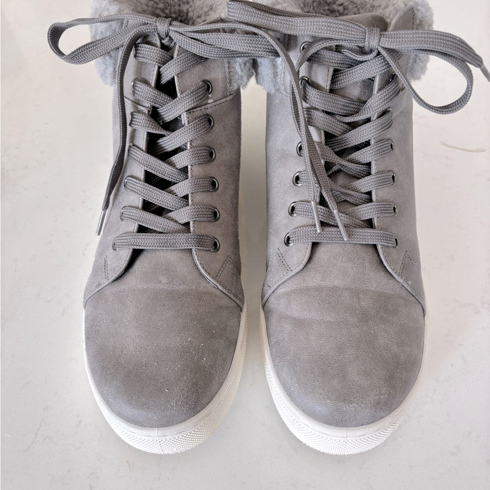 Size 9 Grey women’s sneaker boot with faux shearling lining
